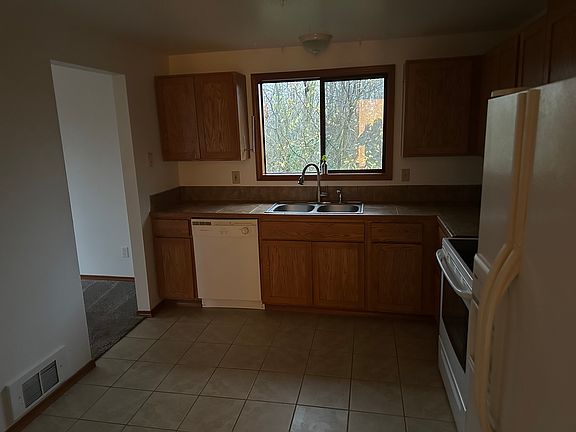 4th image of 1409 Virginia Ave Unit A