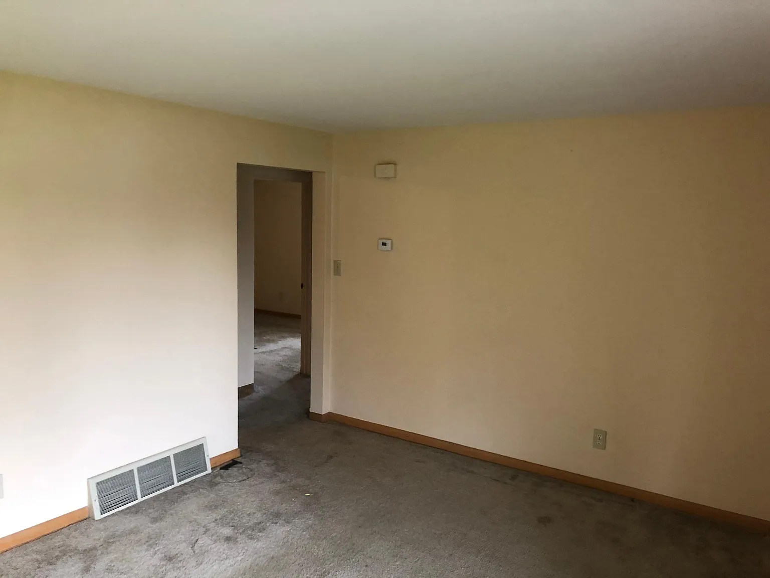 2 bed, 844 sqft, $1,350 — Photo 3