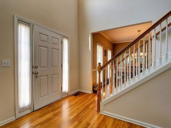 2nd image of 9107 Berkshire Ct