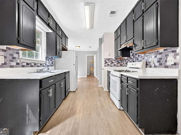 3rd image of 6169 Fay Ct