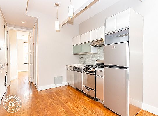 1st image of 190 Jefferson St APT 2L