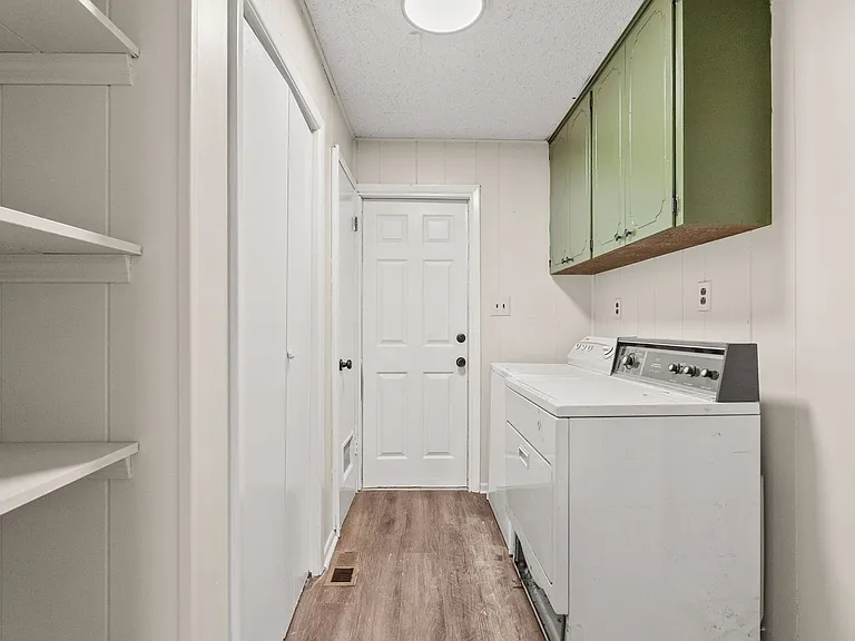 602 W Devon Ave — Photo 25