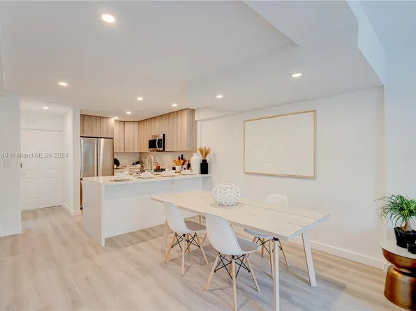 6709 N Kendall Dr APT 215, Pinecrest, FL 33156