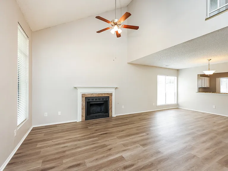 928 Eagle Dr — Photo 6
