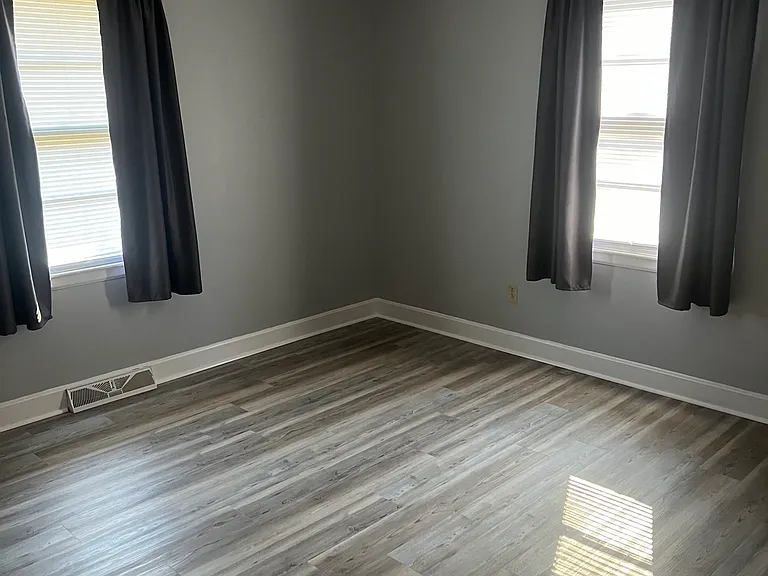 145 Woodland Dr SW — Photo 9