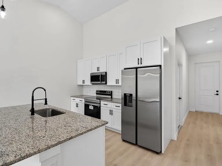 15523 Chamberlain Blvd #15523 — Photo 5