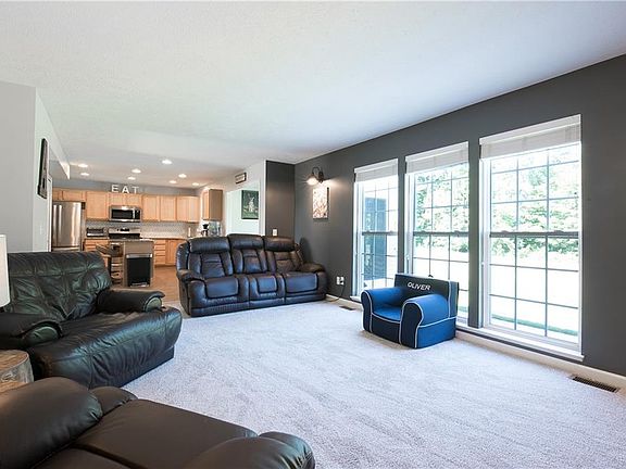 3rd image of 4627 Riverrock Way
