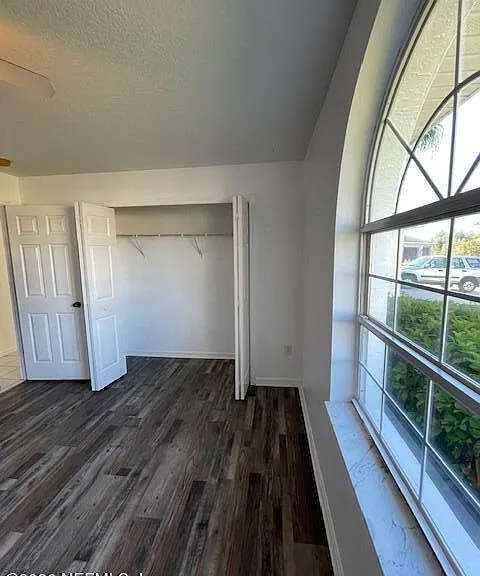 9 Lyons Pl — Photo 17