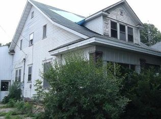 402 N Main St, Glenwood, IN 46133