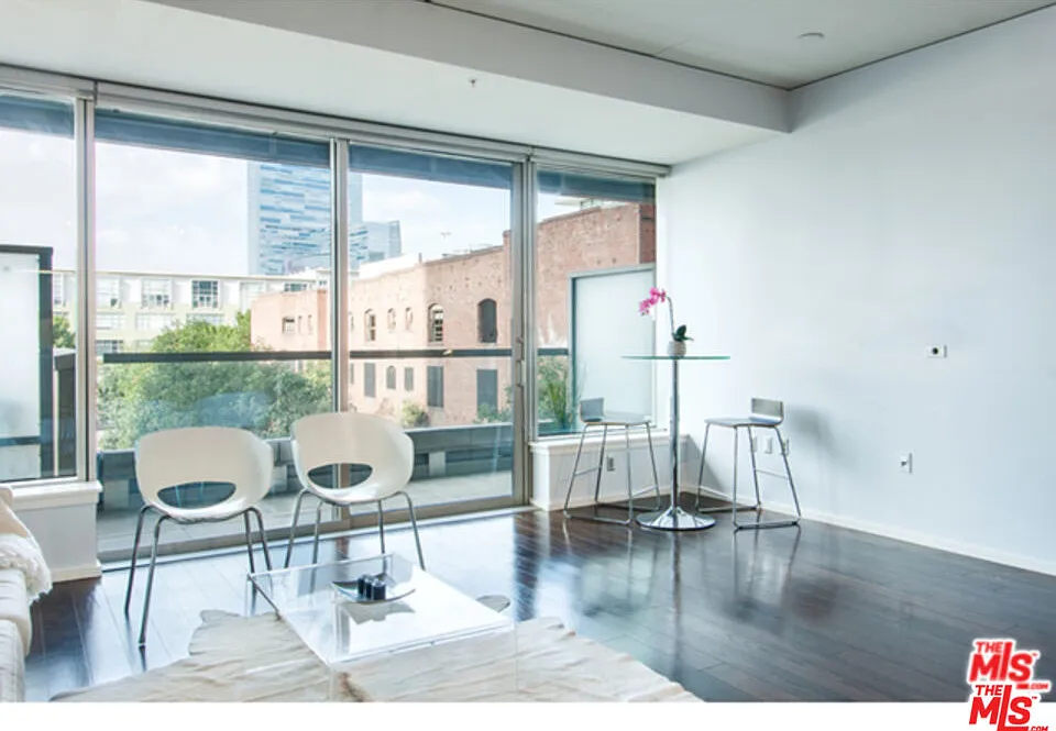 1 bed, 1.0 bath, 1020 sqft, $2,900 — Photo 4