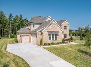 800 Giacomo Dr, Waxhaw, NC 28173