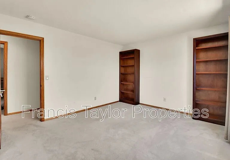 749 Flagstone Ct — Photo 18