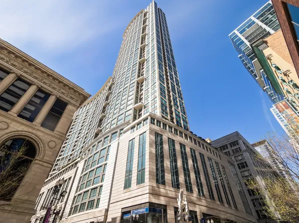 130 N Garland Ct #1206, Chicago, IL 60603