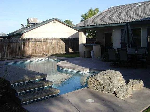 Nice backyard for entertaining