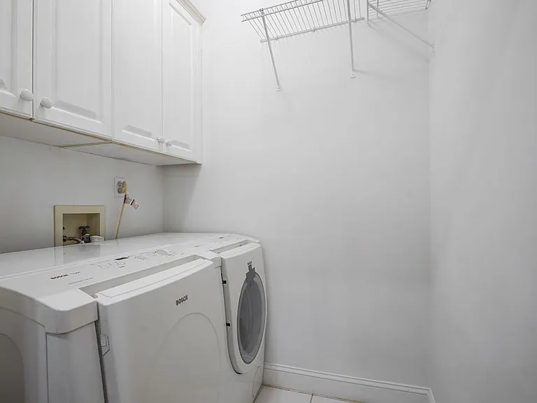 4040 Alston Way — Photo 16