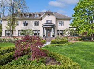 239 Essex Rd, Kenilworth, IL 60043