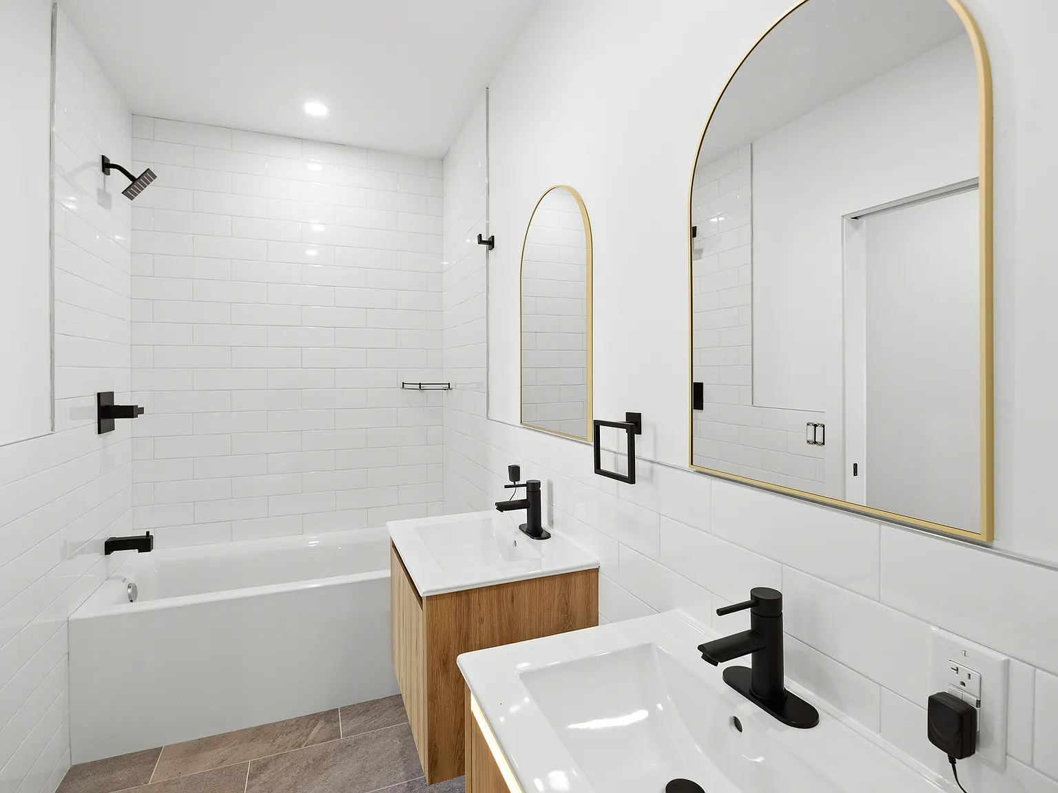 2 bed, 1100 sqft, $1,850 — Photo 1