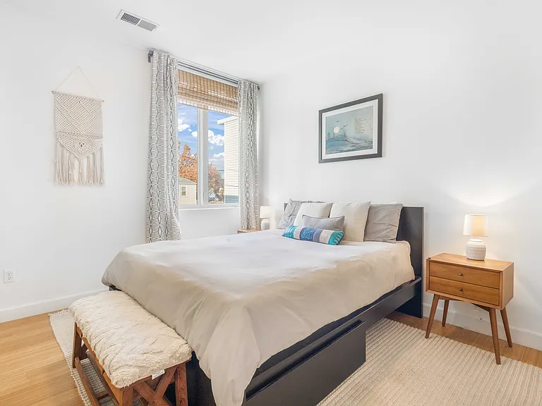 210 Bolton St #6 — Photo 14