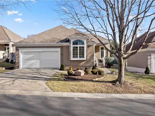 13415 Summit Ct, Kansas City, MO 64145