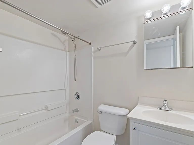 1264 Villa Ln #C — Photo 13