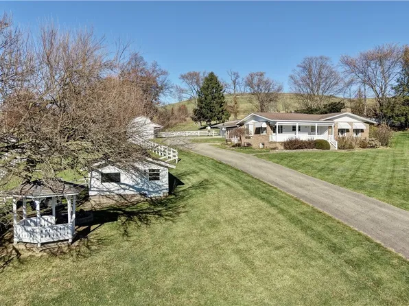 7501 Roy Andrews Rd NW, New Philadelphia, OH 44681