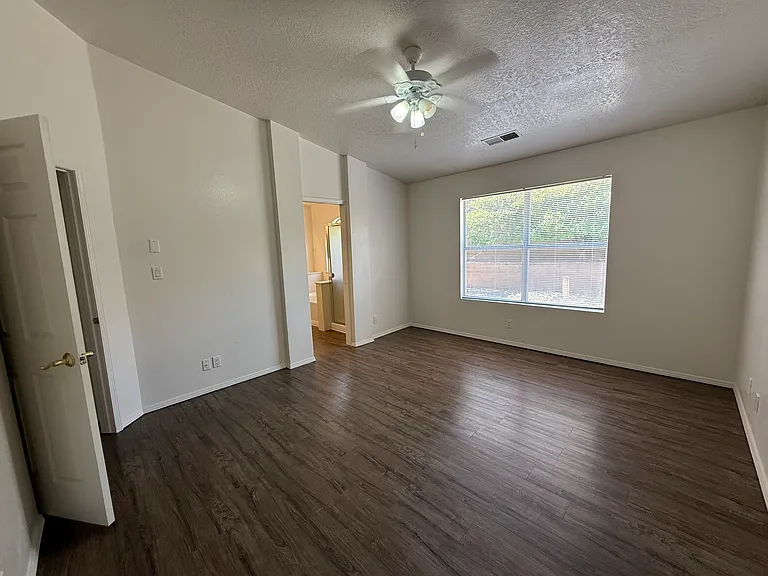 8310 Camino Paisano NW — Photo 11