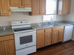21 Sumner St FLOOR 3, Taunton, MA 02780