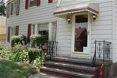 2nd image of 5832 Chestnut Hills Dr