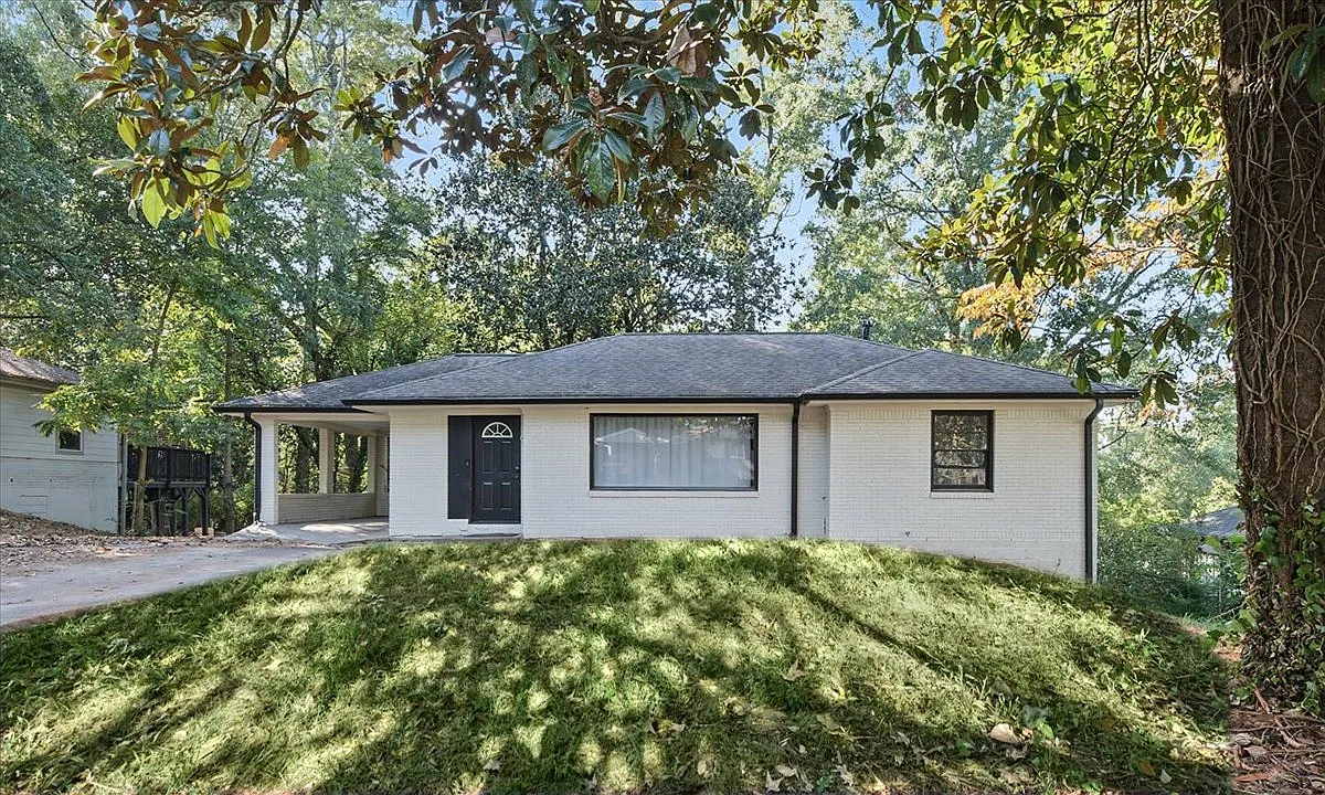 3 bed, 1100 sqft, $2,295 — Photo 1