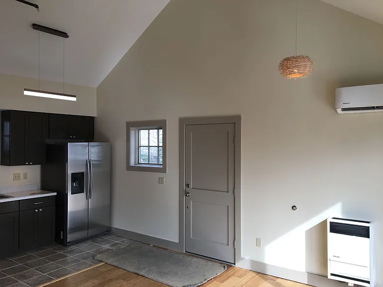 360-362 Main St — Photo 9