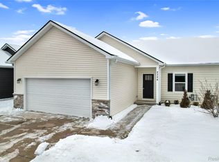 2324 Gilder Dr, Howell, MI 48843