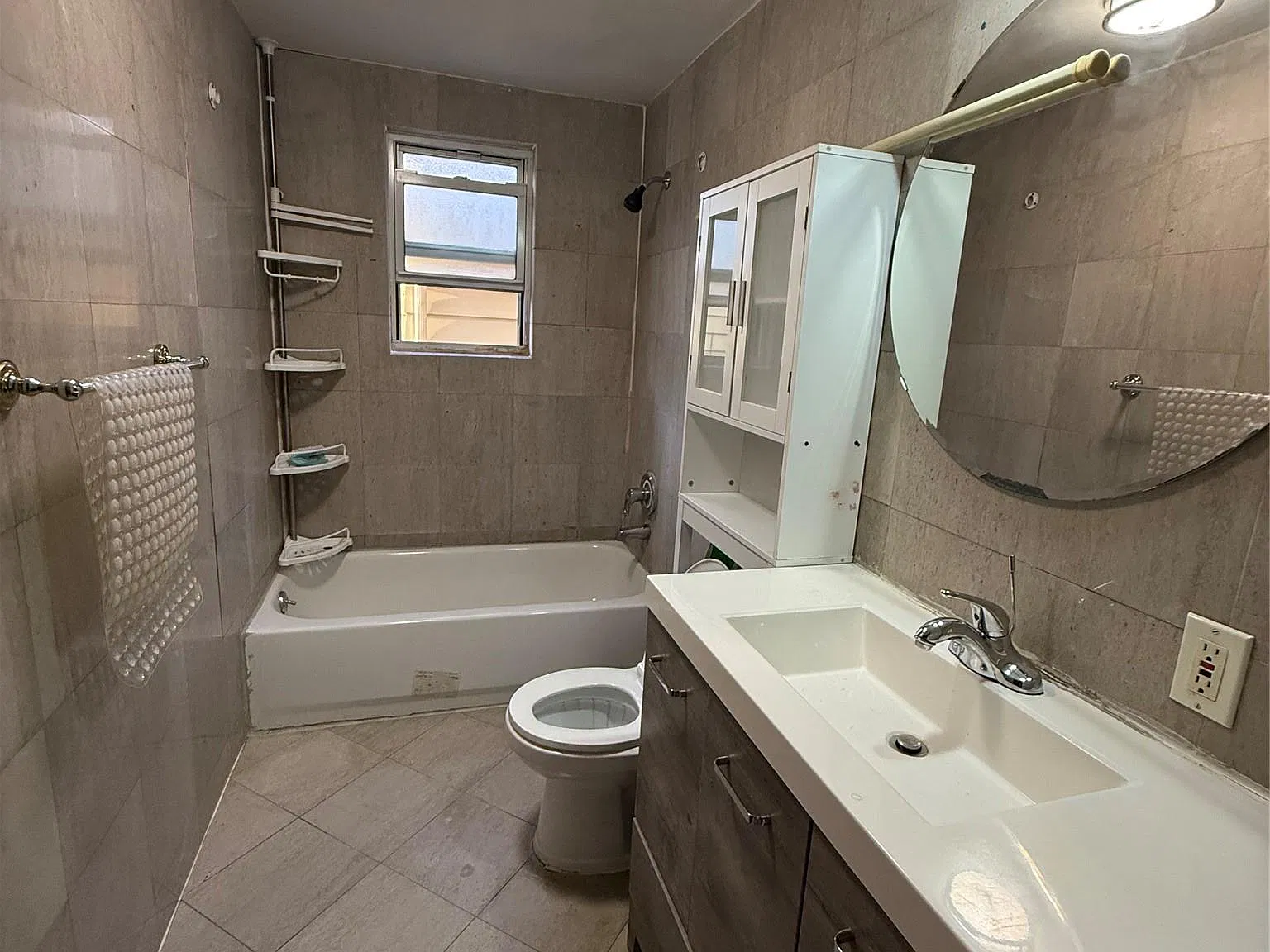 2 bed, 1.0 bath, 1000 sqft, $2,500 — Photo 4