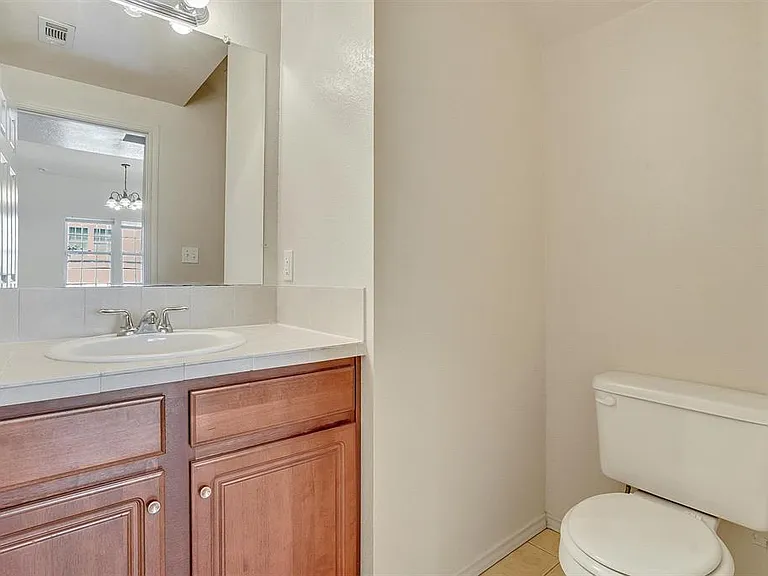 2115 E 18th St #A — Photo 18