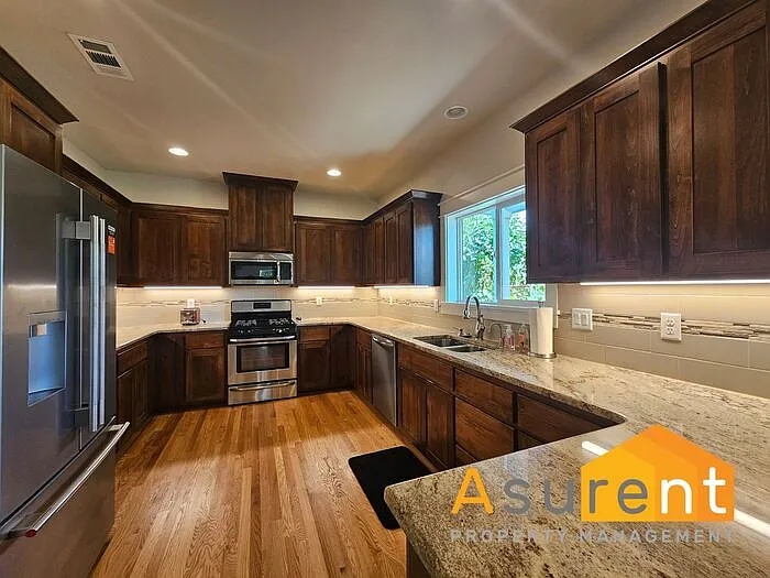 1160 Boulder Ridge St — Photo 15