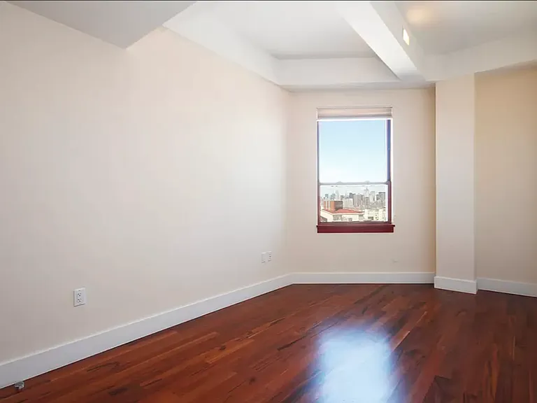 240 Meeker Ave #42 — Photo 5