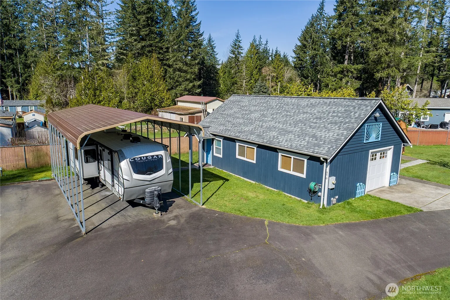 570 E Budd Drive photo 1