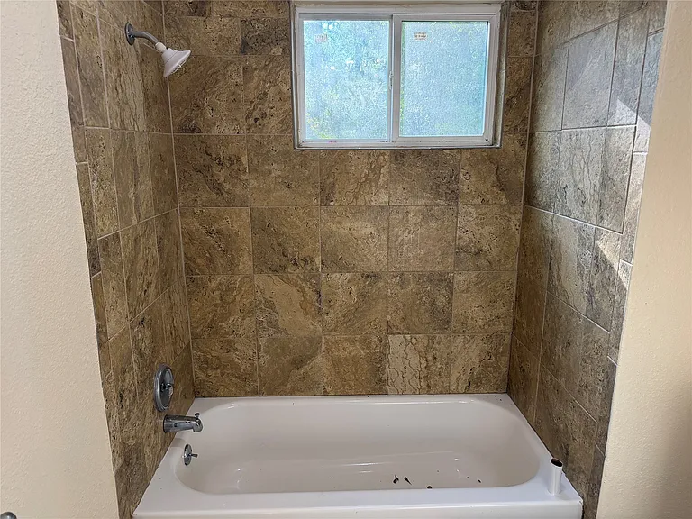 9 Dewthread Ct #9 — Photo 3