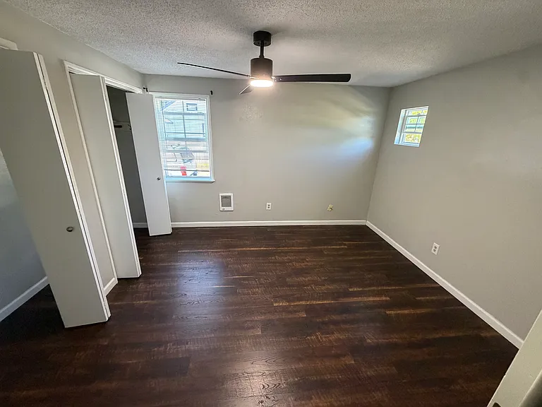 285 NW 16th St #3 — Photo 5