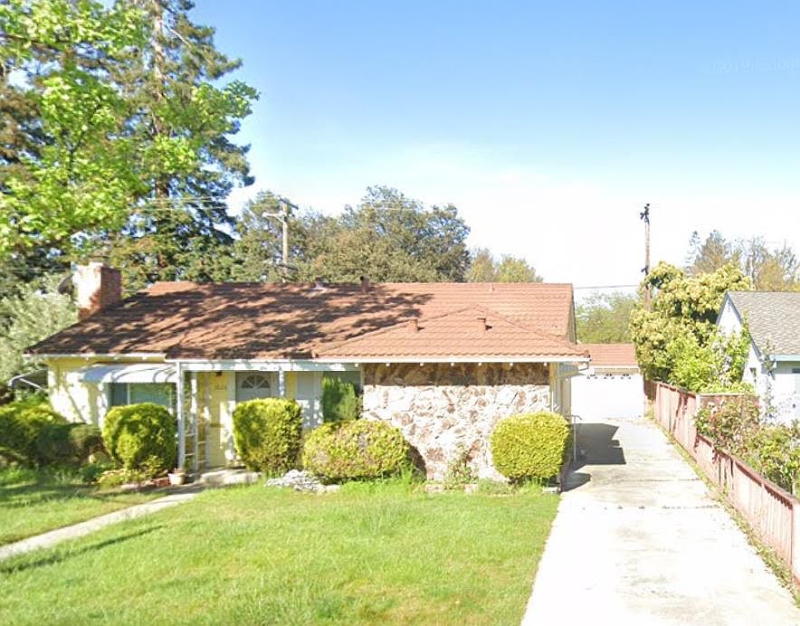 1st image of 1026 Sunset Dr