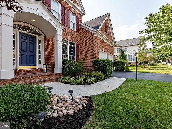5th image of 4793 Charter Ct