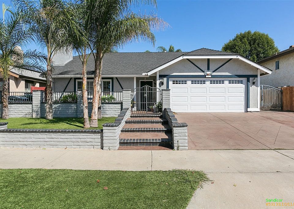2nd image of 812 Oleander Pl