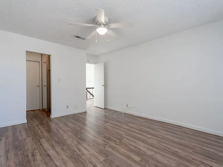 1722 E University Ave #7 — Photo 25