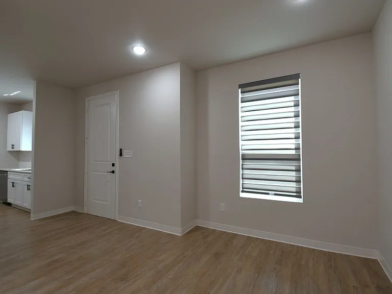 1158 E Earle St — Photo 7
