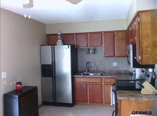 13003 Taylor Cir, Omaha, NE 68164