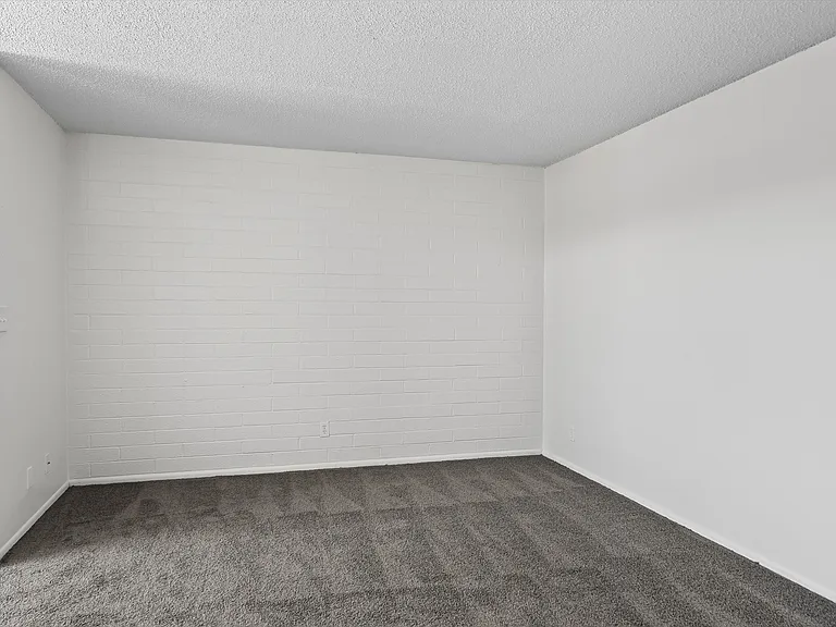 CATALINA VISTA APARTMENTS — Photo 35