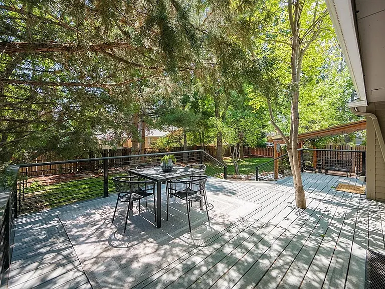 3242 Grovewood Dr — Photo 5