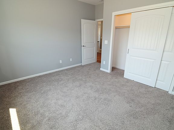 2 nd bedroom