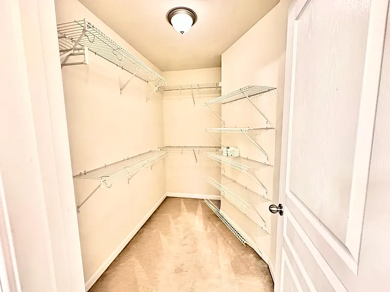 1143 Kingston Grove Dr — Photo 17