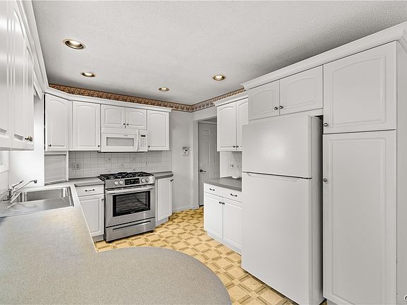 4th image of 8031 New Floyd Rd