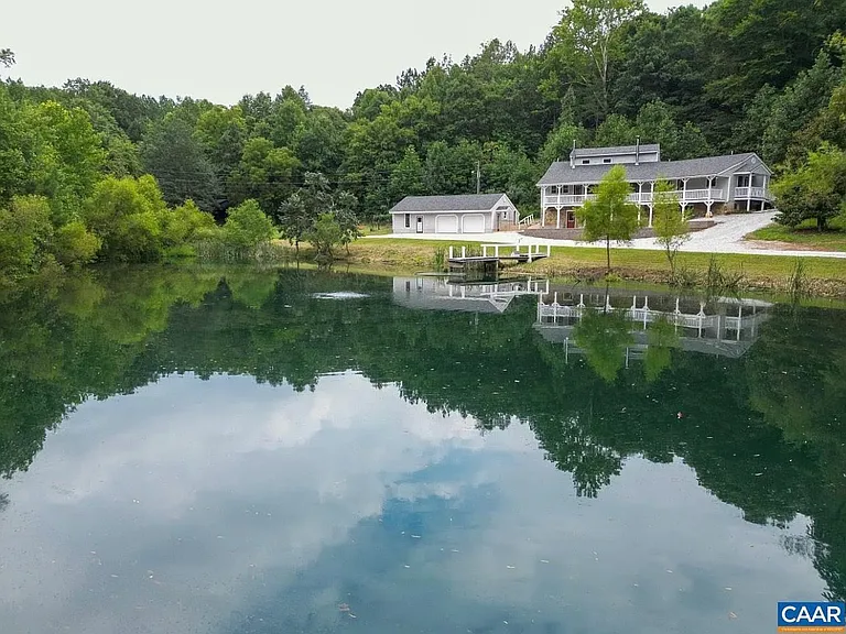 2752 Freshwater Cove Ln — Photo 2
